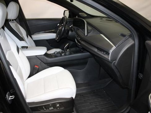 Used 2024 Cadillac XT4 Sport AWD/4WD image 11