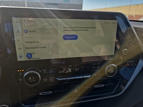 Used 2025 Toyota Highlander Platinum image 25