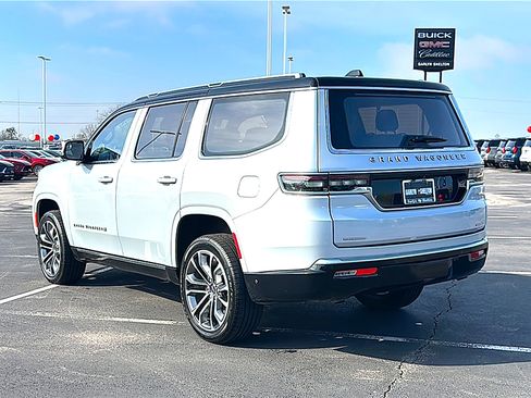 Used 2022 Jeep Grand Wagoneer Series III w/ Rear Seat Video Group 1 image 6