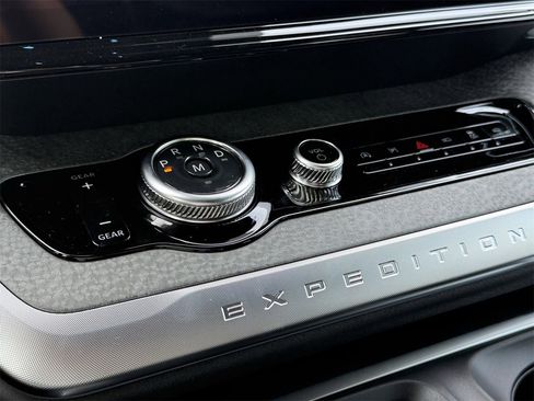 New 2025 Ford Expedition Tremor image 17