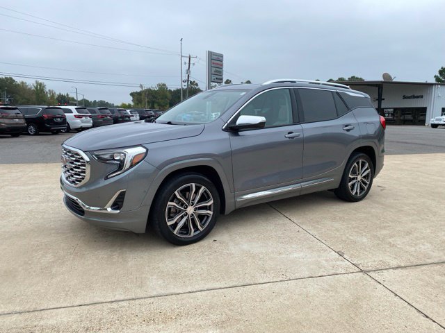 Used 2018 GMC Terrain Denali w/ Advanced Safety Package FWD image 2