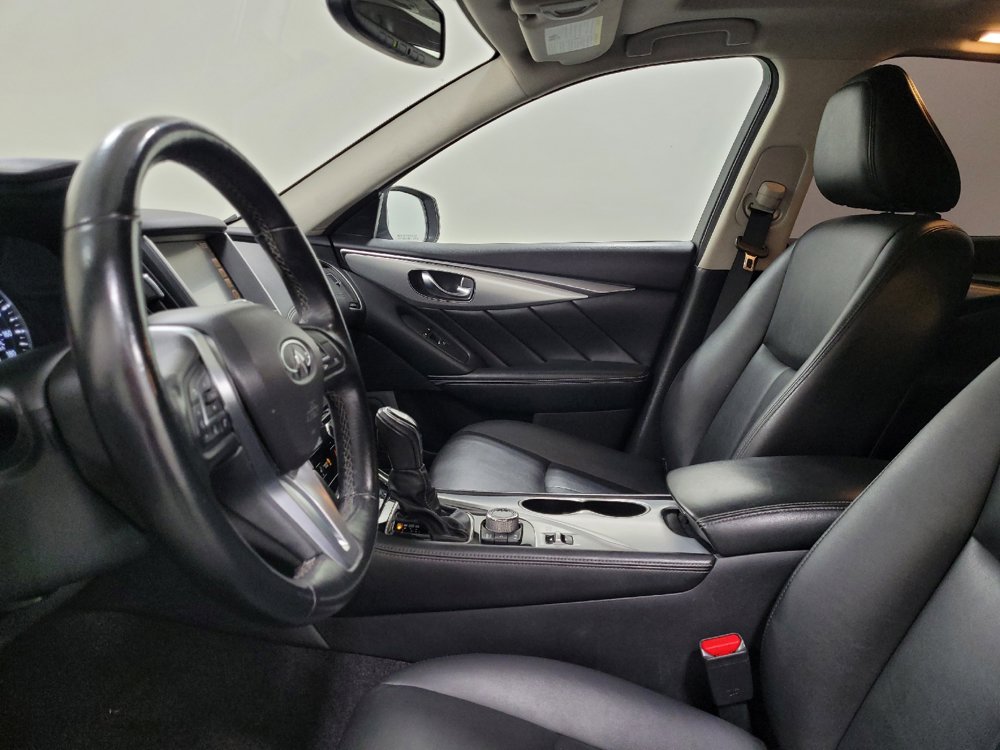 Used 2019 INFINITI Q50 Luxe w/ Essential Package (3.0T Luxe) AWD/4WD image 17