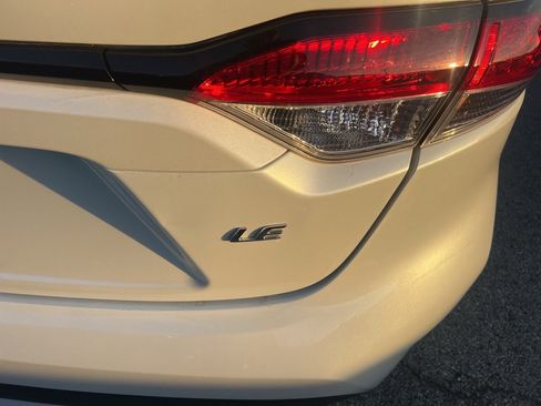 Used 2022 Toyota Corolla LE image 7