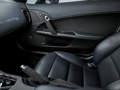 Used 2015 Chevrolet Corvette Stingray Coupe w/ 2LT Preferred Equipment Group image 41