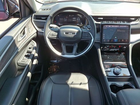 Certified 2024 Jeep Grand Cherokee Limited AWD/4WD image 11