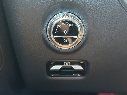 New 2025 Mercedes-Benz C 300 4MATIC Sedan image 29