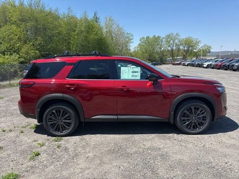 New 2026 Nissan Pathfinder SL w/ SL Premium Package AWD/4WD image 4