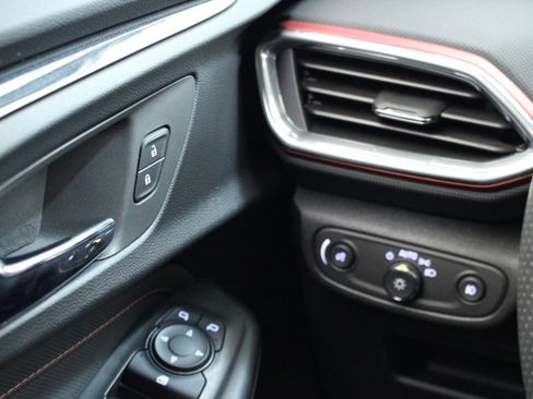 Used 2023 Chevrolet TrailBlazer RS w/ Convenience Package image 29