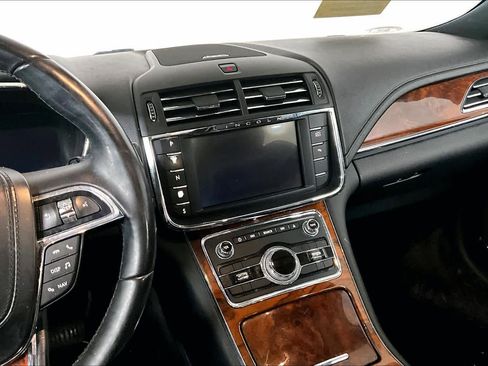 Used 2018 Lincoln Continental Reserve w/ Continental Climate Package image 6