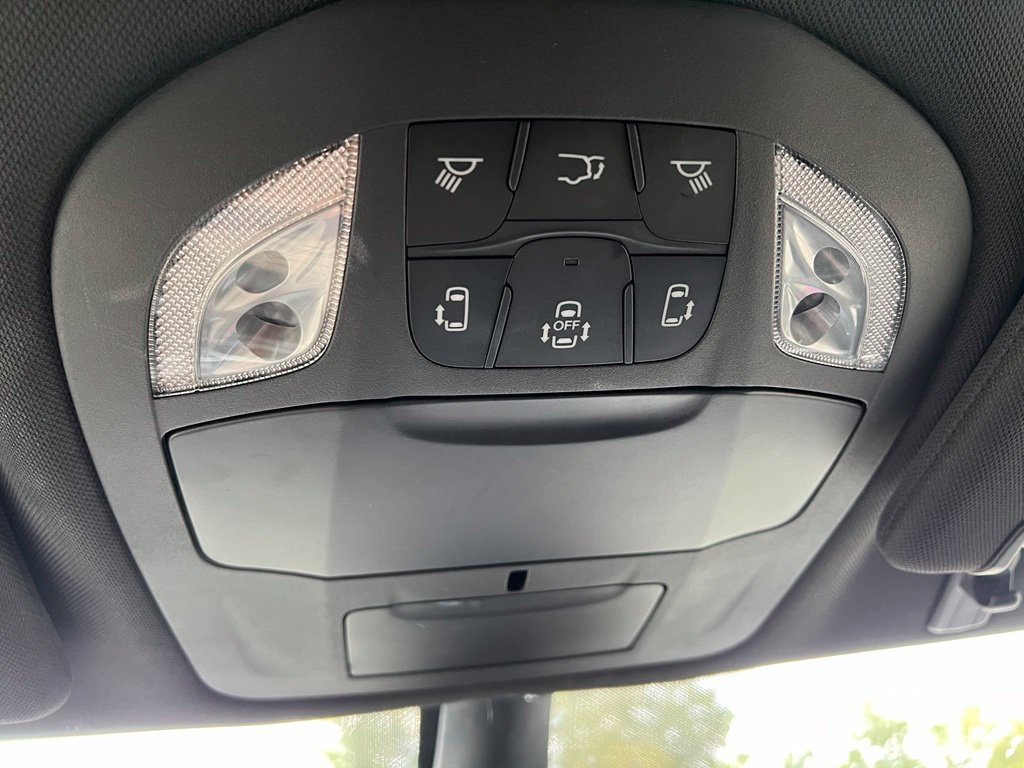 Used 2025 Chrysler Pacifica Select FWD image 45