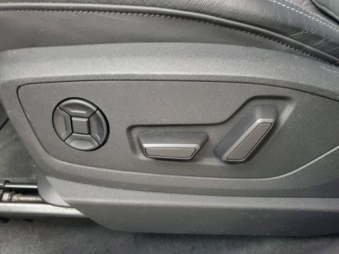 Used 2023 Audi e-tron Premium Plus w/ Premium Plus Package image 21