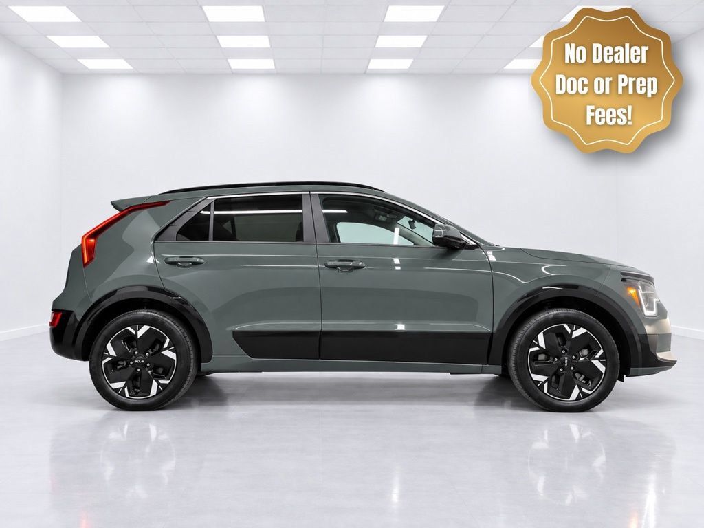 Used 2025 Kia Niro Wind w/ Wind Preserve Package FWD image 1