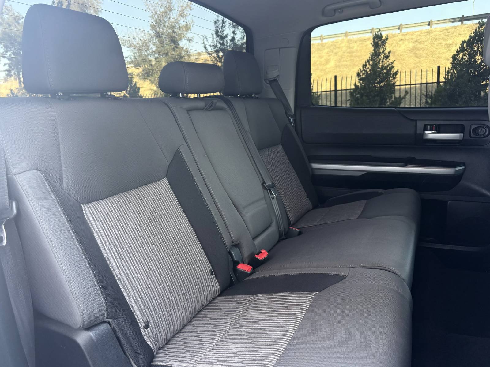Used 2015 Toyota Tundra SR5 AWD/4WD image 21