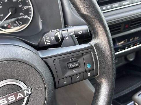 Used 2024 Nissan Rogue SV FWD image 21