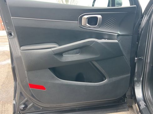 Certified 2024 Kia Sorento S image 11