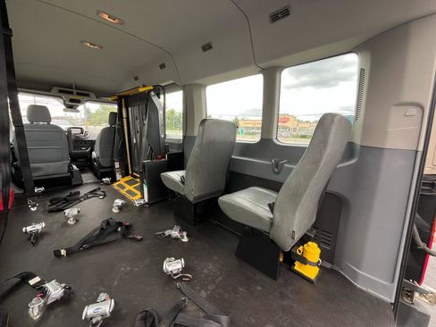 Used 2017 Ford Transit 350 XL RWD image 18