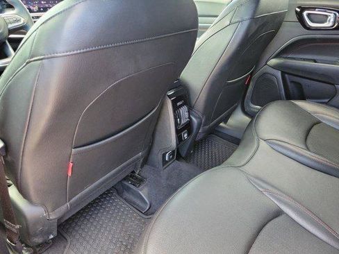 Used 2025 Jeep Compass Trailhawk AWD/4WD image 16