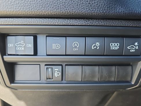 Used 2026 Toyota Tundra SR5 w/ SR5 Convenience Package AWD/4WD image 23