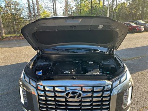 Used 2024 Hyundai Palisade Calligraphy image 11