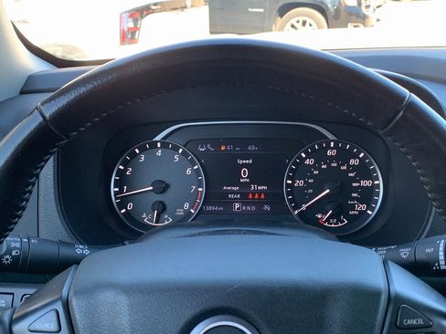 Used 2024 Nissan Frontier SV w/ SV Convenience Package image 10