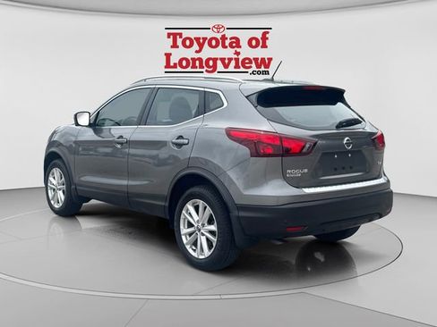 Used 2019 Nissan Rogue Sport SV w/ Technology Package FWD image 3
