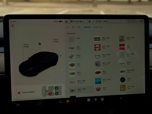 Used 2021 Tesla Model 3 Standard Range Plus image 28