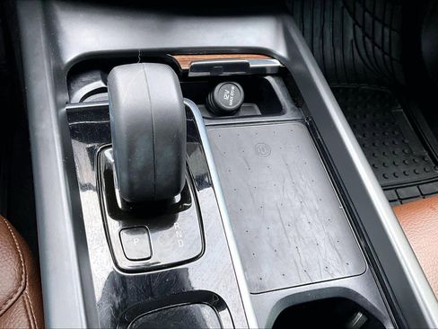 Used 2022 Volvo XC60 B5 Momentum image 33