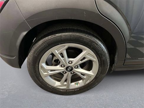 Used 2023 Hyundai Kona SEL image 7