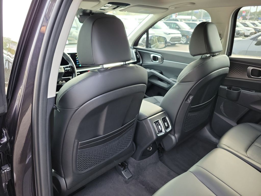 New 2026 Kia Sorento S w/ S Panoramic Sunroof Package FWD image 16