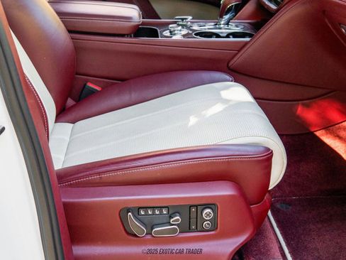 Used 2019 Bentley Bentayga image 57