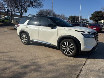 Certified 2023 Nissan Pathfinder Platinum w/ Black Appearance Package