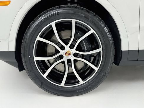 New 2026 Porsche Cayenne AWD/4WD image 33
