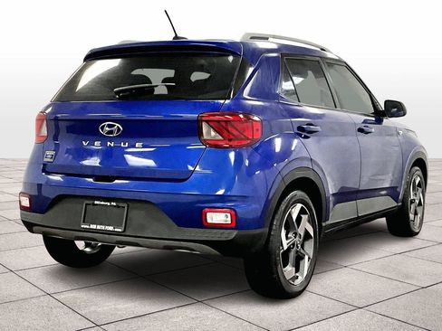 Used 2024 Hyundai Venue SEL image 11