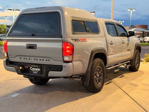 Used 2018 Toyota Tacoma TRD Off-Road AWD/4WD image 9