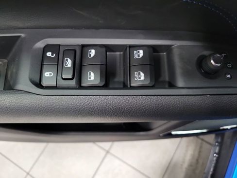 New 2025 Jeep Compass Latitude w/ Sun & Sound Group AWD/4WD image 20