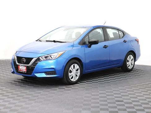 Used 2020 Nissan Versa S FWD image 3