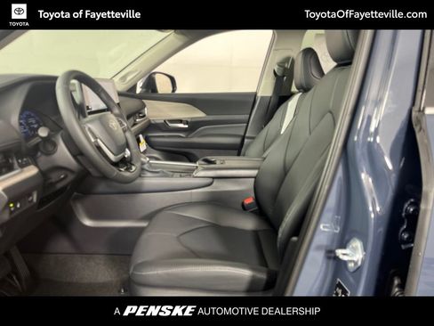 Used 2026 Toyota Grand Highlander FWD image 23