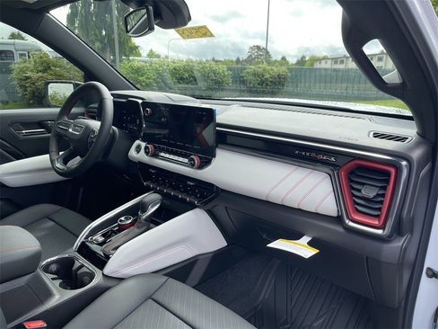 New 2025 GMC Canyon AT4 w/ AT4X Package image 30