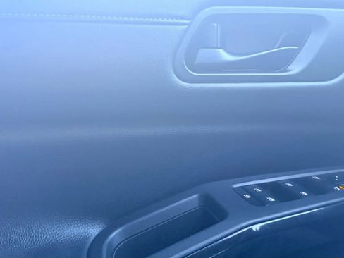 Used 2024 Nissan Pathfinder SV image 27