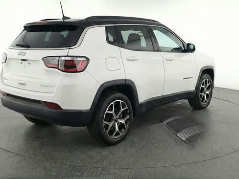 Used 2025 Jeep Compass Limited AWD/4WD image 9