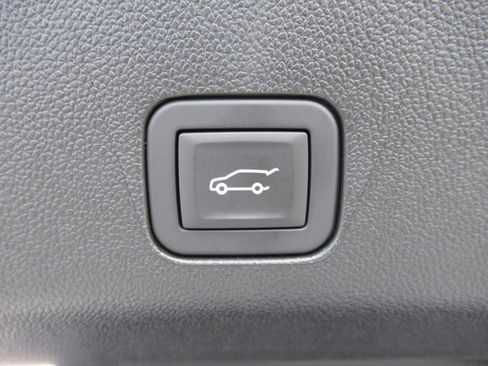Used 2025 GMC Yukon XL Elevation w/ Elevation Premium Package AWD/4WD image 42