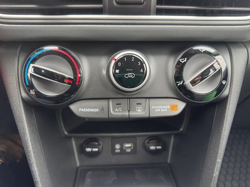 Used 2018 Hyundai Kona SE image 22