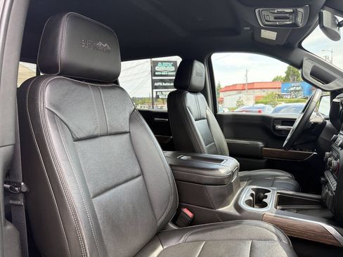 Used 2019 Chevrolet Silverado 1500 High Country w/ Technology Package AWD/4WD image 17