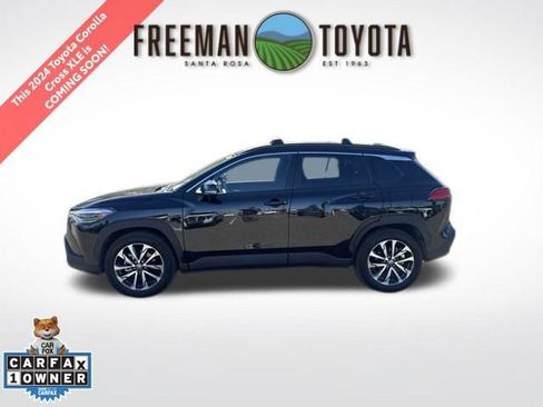 Used 2024 Toyota Corolla Cross XLE w/ Convenience Package AWD/4WD image 1