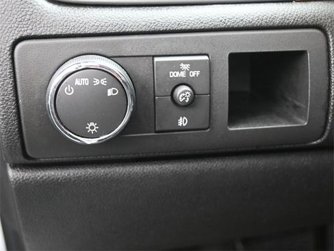 Used 2011 Chevrolet Suburban LT image 21