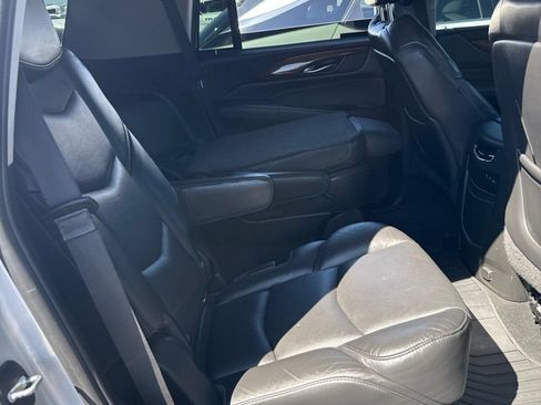 Used 2020 Cadillac Escalade Luxury AWD/4WD image 8