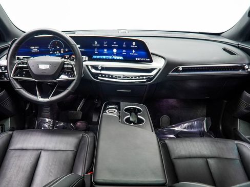 Used 2025 Cadillac Lyriq Sport w/ LPO, Floor Liner Package AWD/4WD image 5