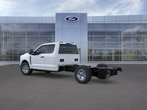 New 2026 Ford F350 XL w/ XL Chrome Package image 4