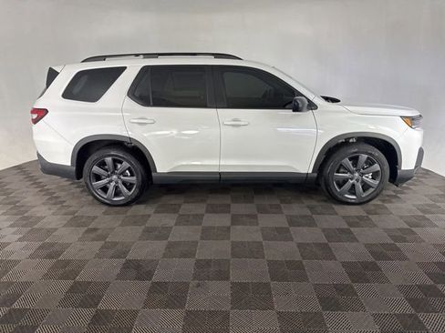 Used 2026 Honda Pilot Sport image 4