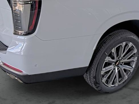 New 2026 Chevrolet Suburban High Country w/ Sun And Tow Package AWD/4WD image 13